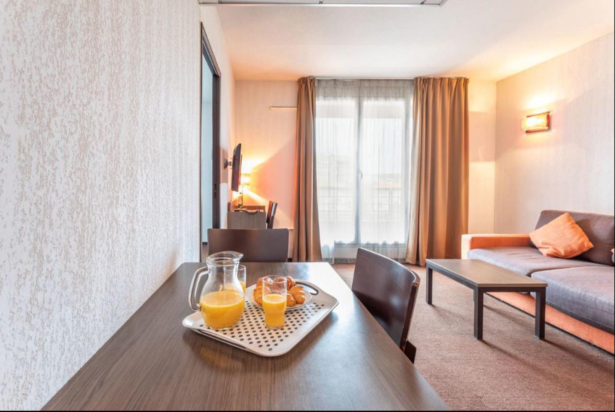Comfort Aparthotel Nimes Centre Exterior foto