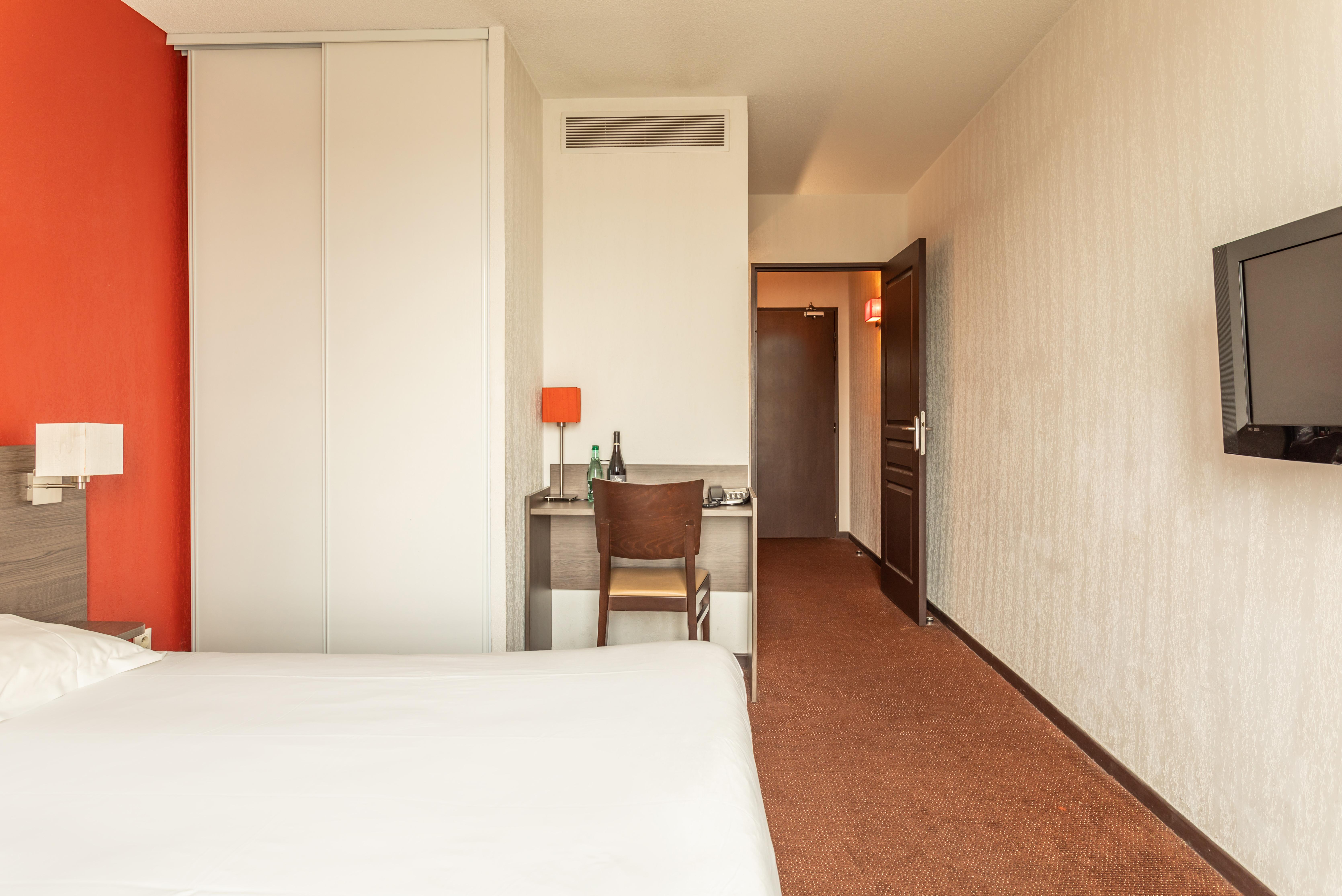 Comfort Aparthotel Nimes Centre Exterior foto