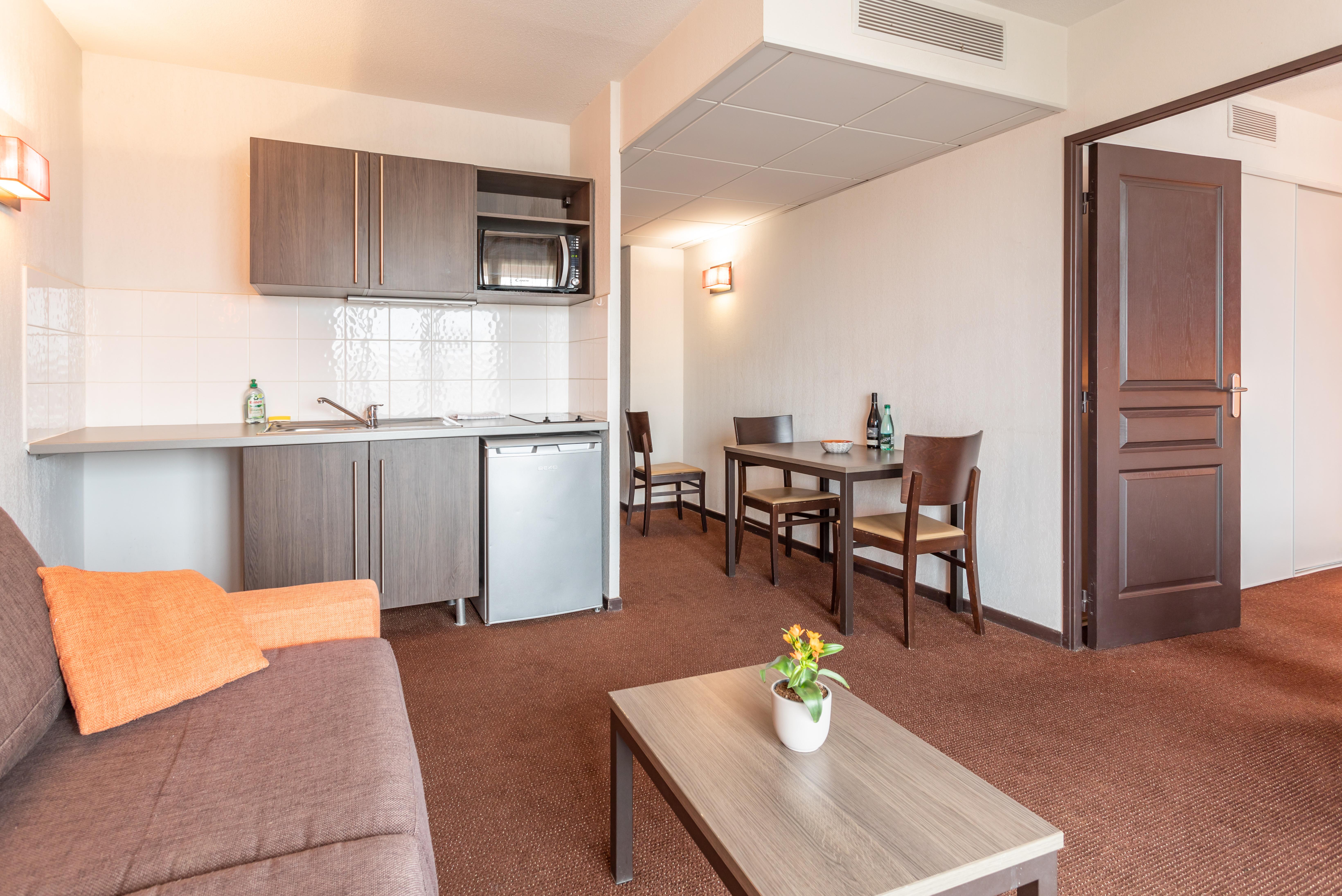 Comfort Aparthotel Nimes Centre Exterior foto