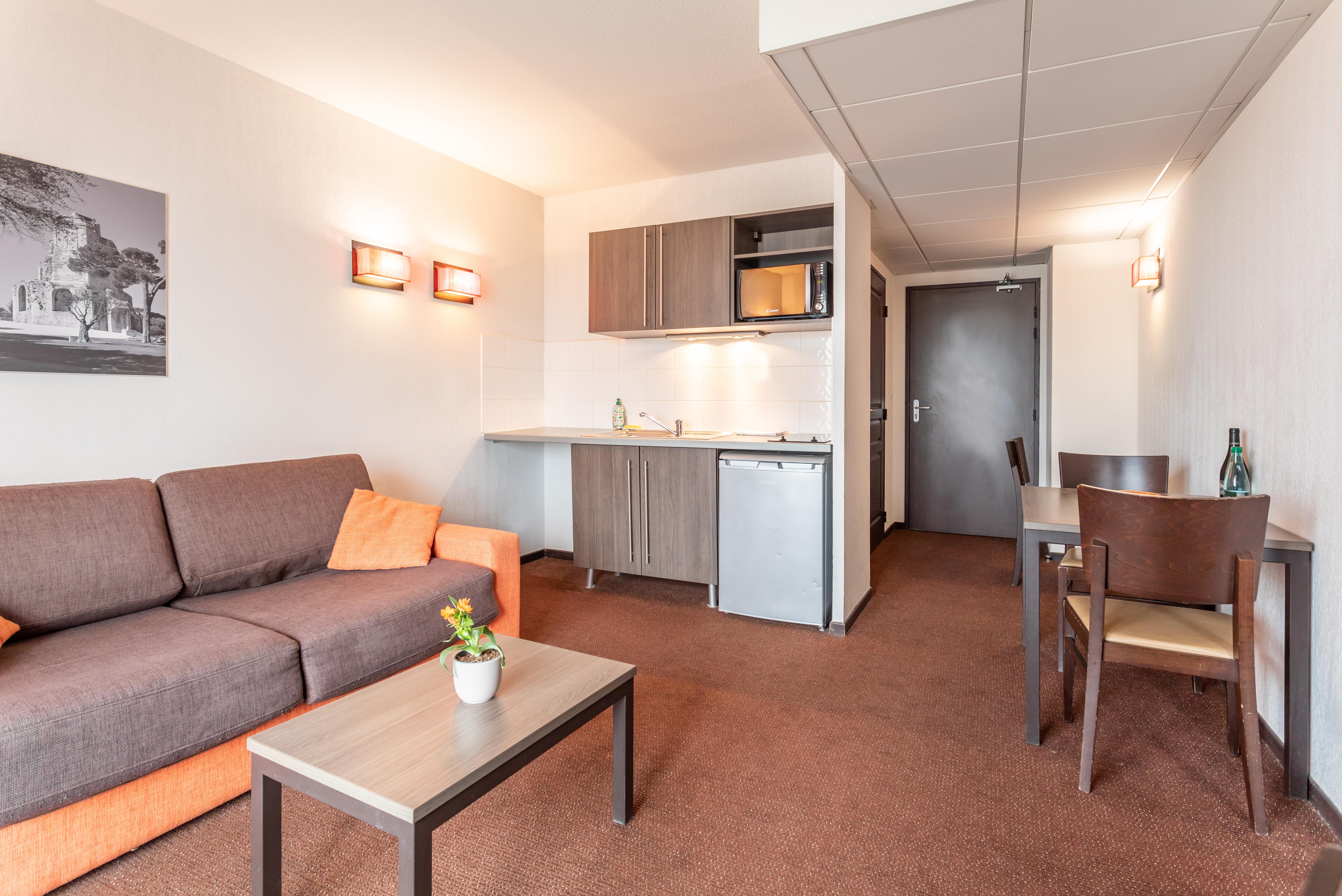 Comfort Aparthotel Nimes Centre Exterior foto