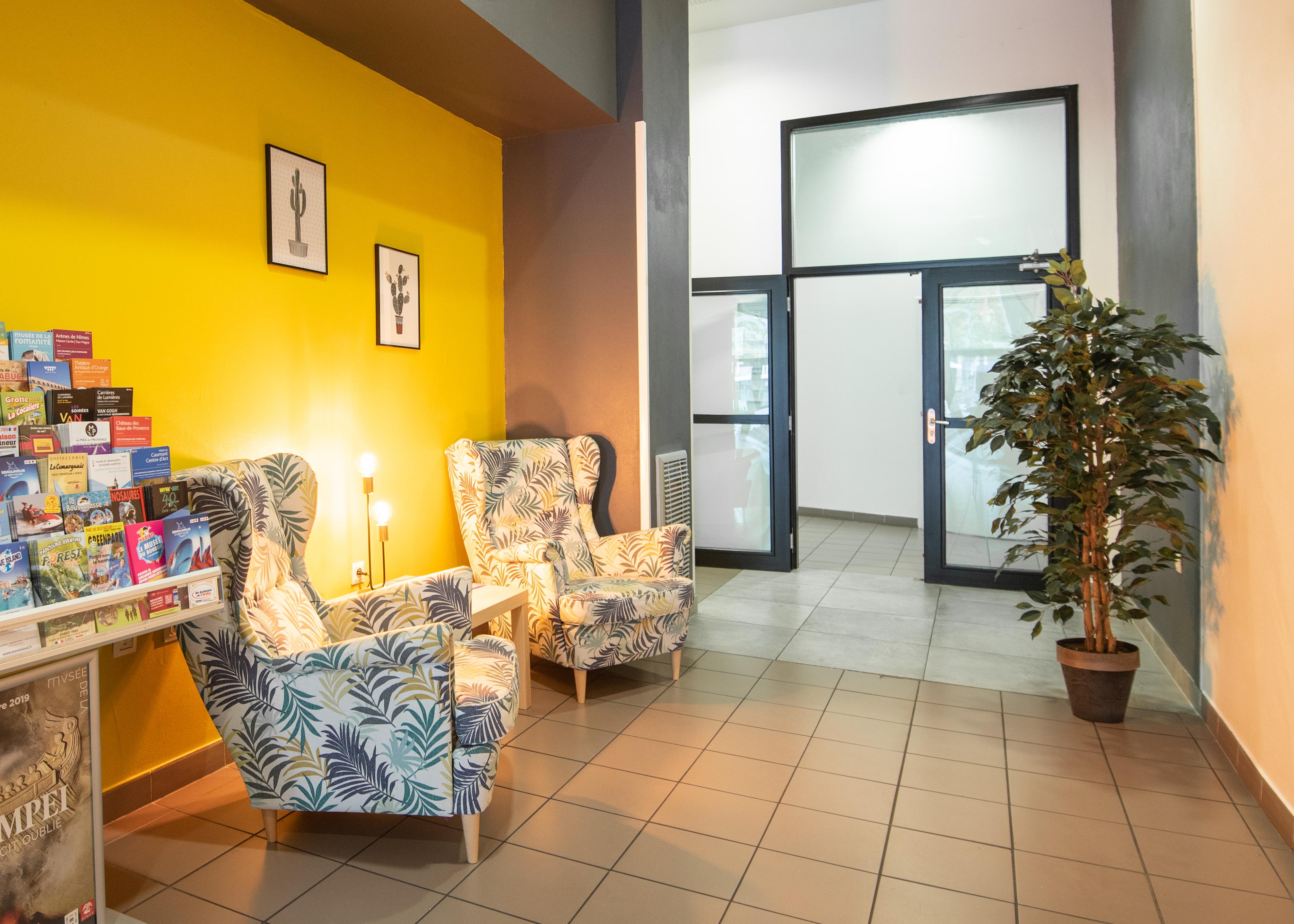 Comfort Aparthotel Nimes Centre Exterior foto