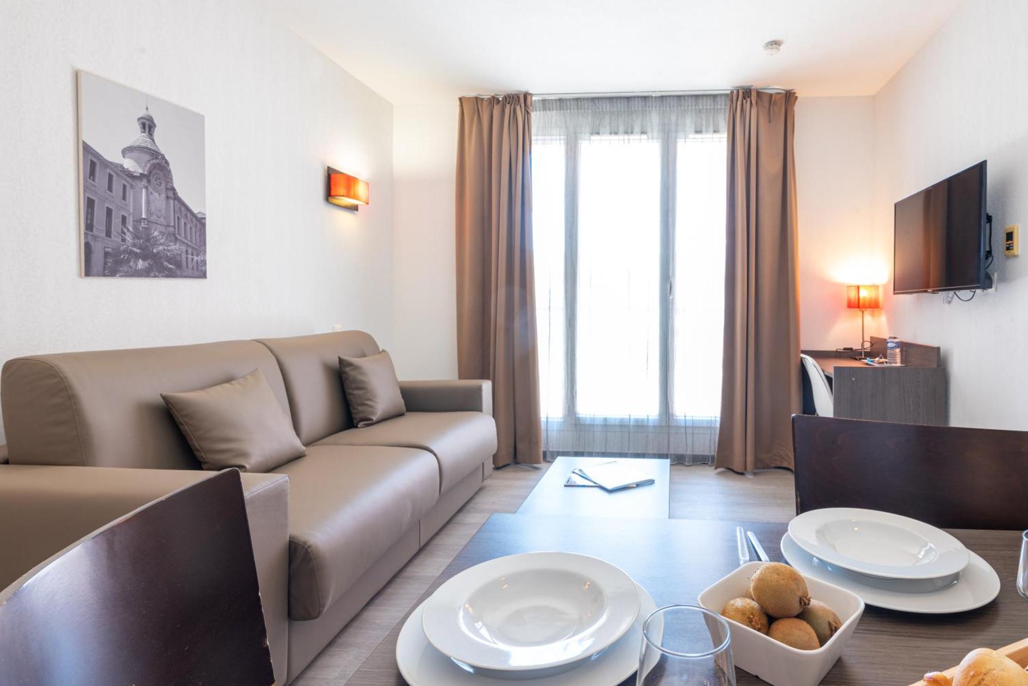Comfort Aparthotel Nimes Centre Exterior foto