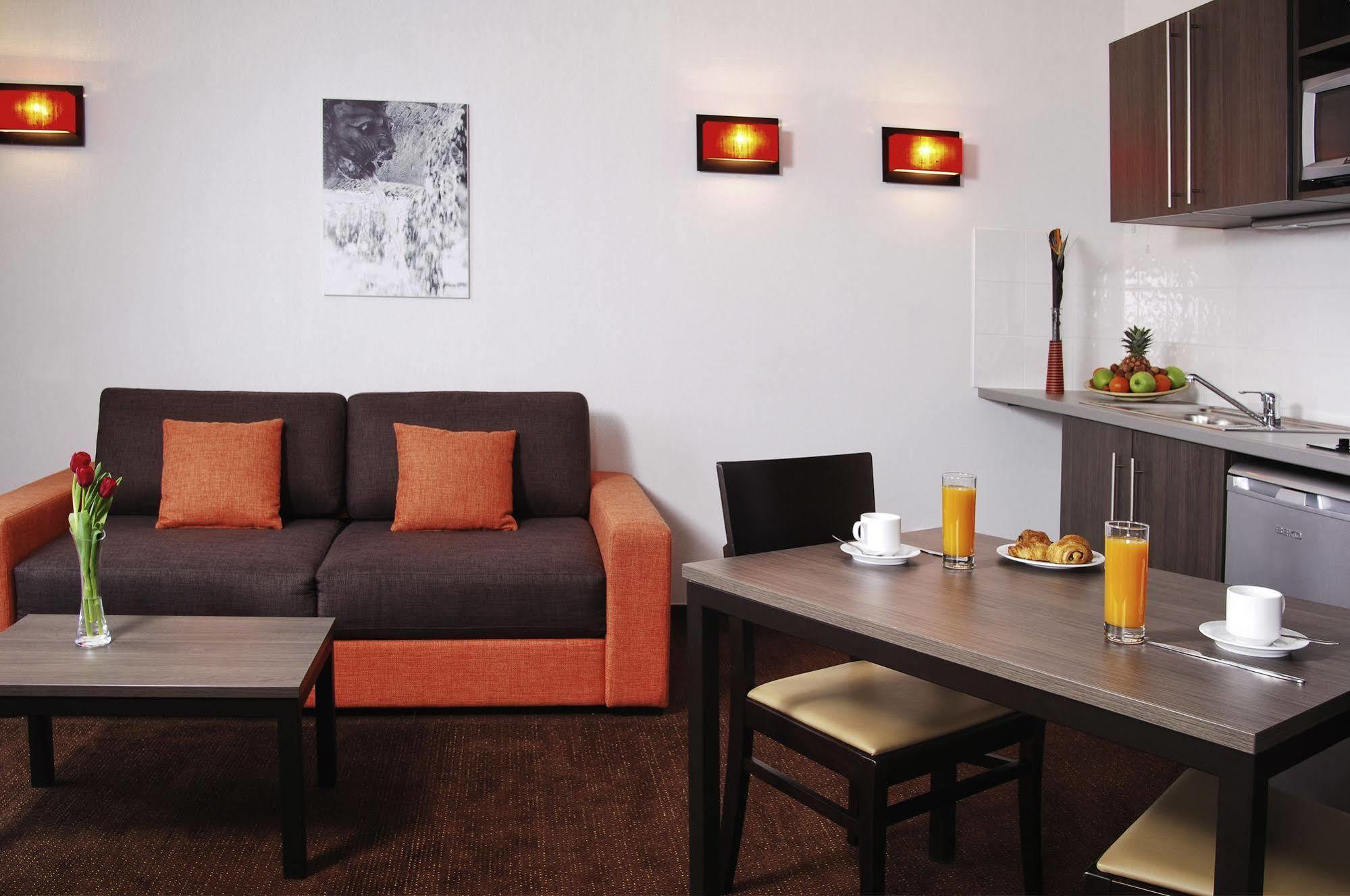 Comfort Aparthotel Nimes Centre Cameră foto